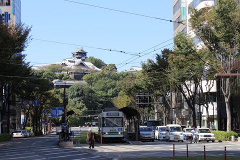 熊本城と路面電車
